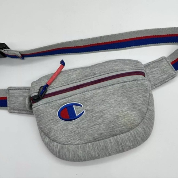 CHAMPION Attribute Heather Grey Sporty Streetwear Fanny Pack - NWT​ - Picture 2 of 9
